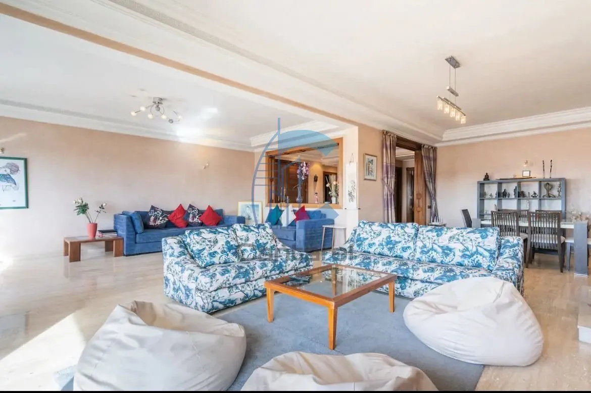 Appartement de standing de 220 m² avec vue dégagée – Triangle d’Or - الدار البيضاء