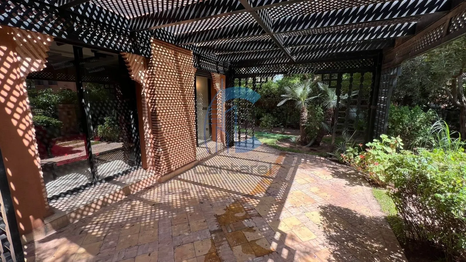 VILLA 4 CHAMBRES NON MEUBLÉE AVEC VUE PISCINE À VENDRE - ROUTE DE OUARZAZATE MARRAKECH - مراكش (2)