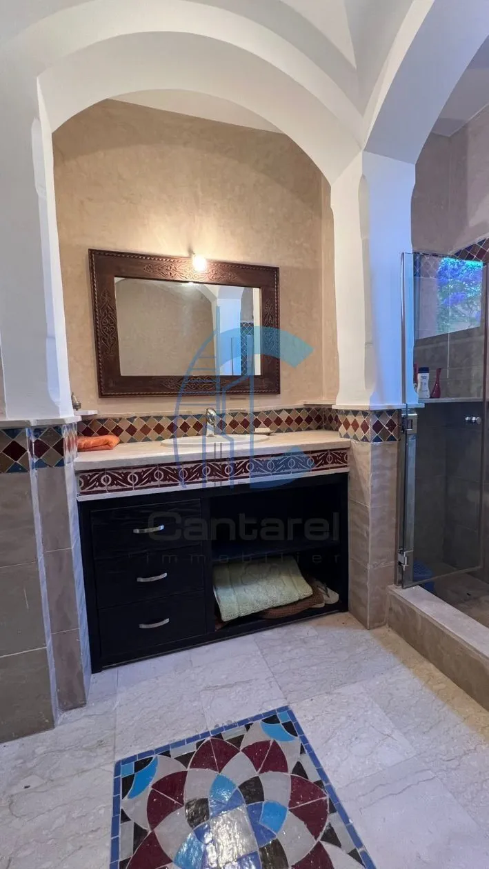 VILLA 4 CHAMBRES NON MEUBLÉE AVEC VUE PISCINE À VENDRE - ROUTE DE OUARZAZATE MARRAKECH - مراكش (3)