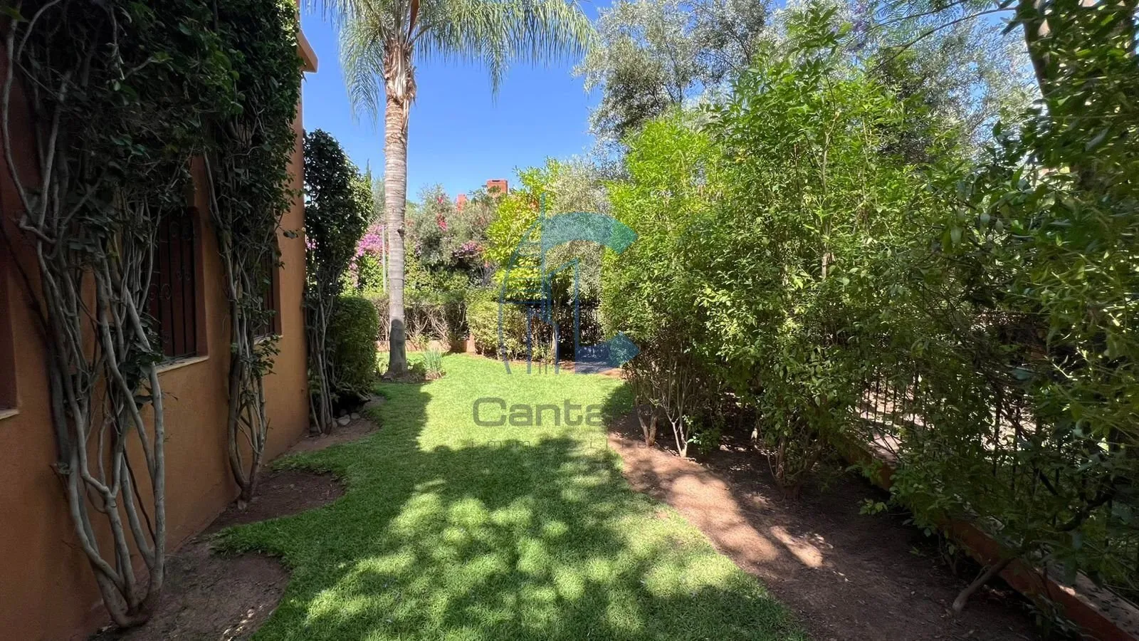 VILLA 4 CHAMBRES NON MEUBLÉE AVEC VUE PISCINE À VENDRE - ROUTE DE OUARZAZATE MARRAKECH - مراكش