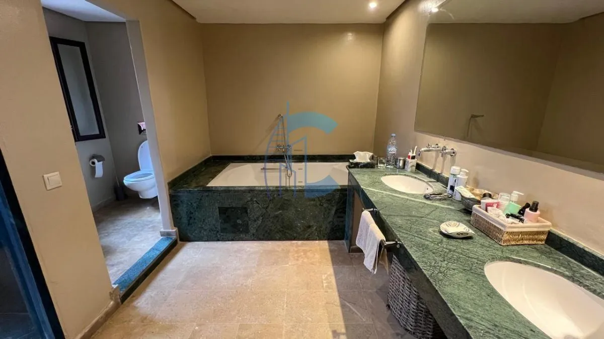 VILLA DE LUXE MEUBLÉE SUR 1 HECTARE AVEC PISCINE 26x6 M – ROUTE D’AMIZMIZ, MARRAKECH - مراكش (2)