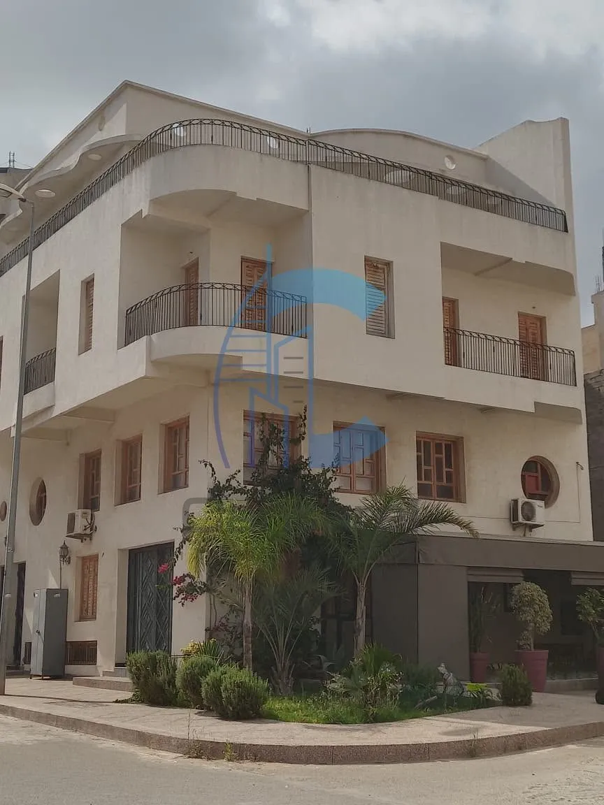 Immeuble commercial avec restaurant en activité – Bouskoura Oulad Saleh – À 10 min de Casablanca - الدار البيضاء