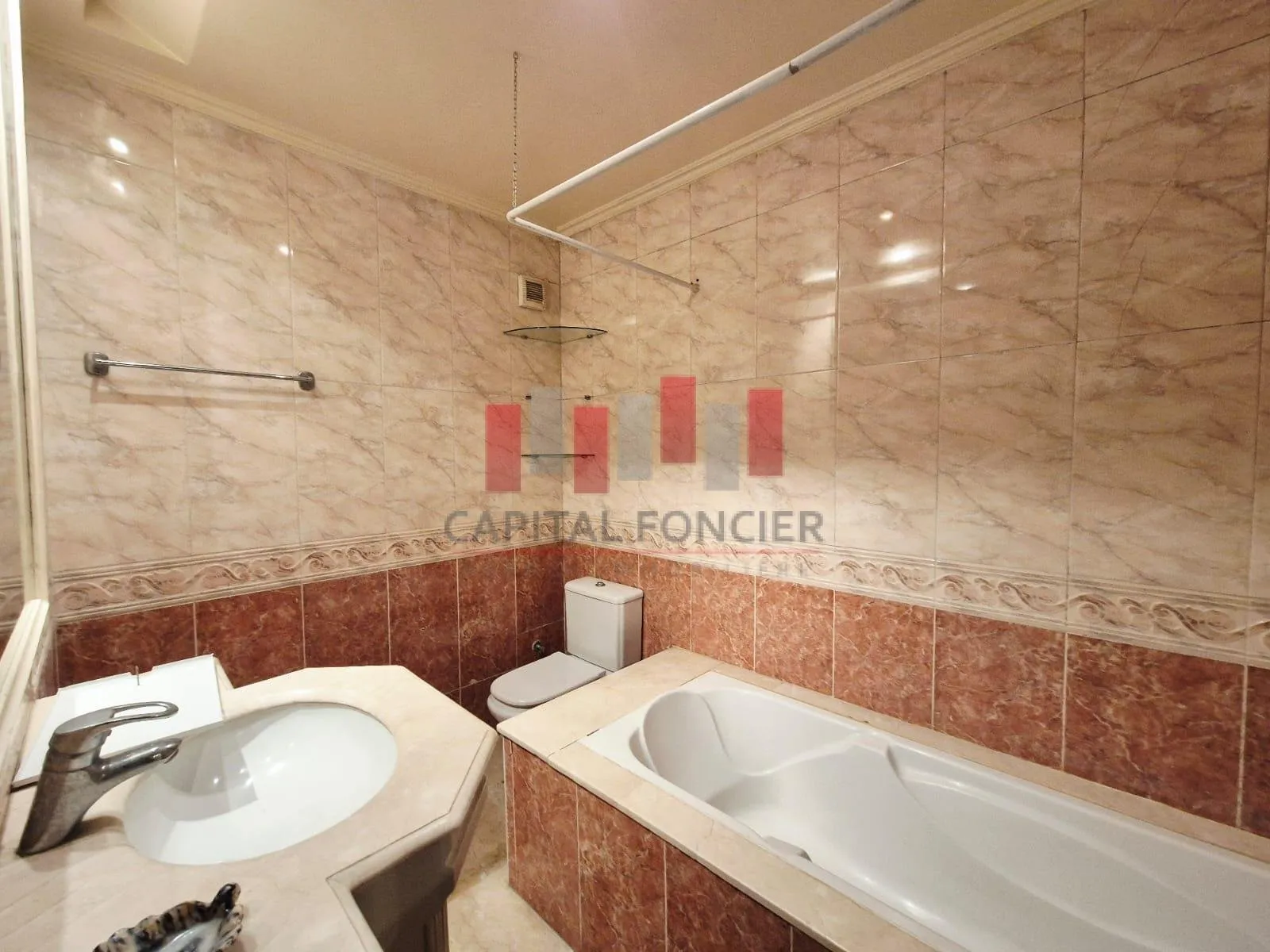 APPARTEMENT SPACIEUX DANS RUE CALME - الدار البيضاء (4)