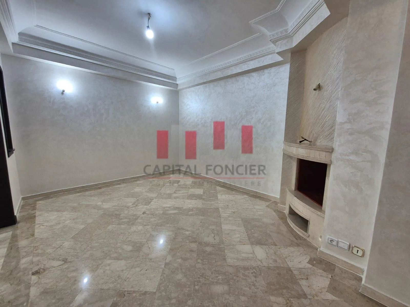 APPARTEMENT LUMINEUX 3 FAÇADES - الدار البيضاء