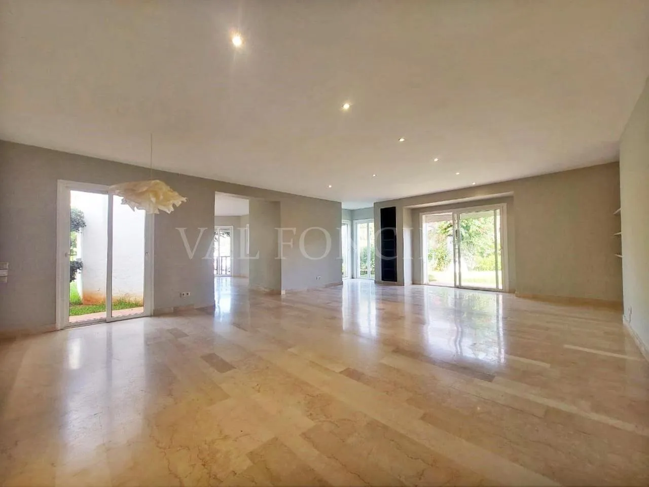 Vente très belle villa 4chambres Marina Blanca, Dar Bouazza - الدار البيضاء (3)