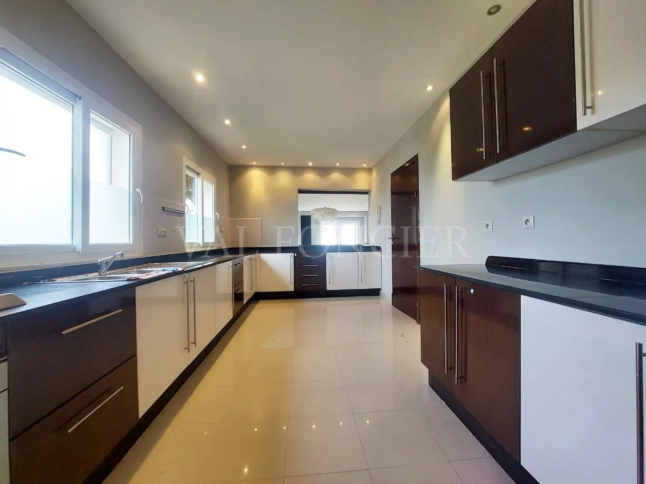 Vente très belle villa 4chambres Marina Blanca, Dar Bouazza - الدار البيضاء (4)