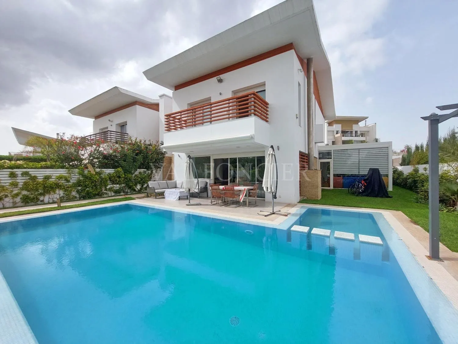 Vente magnifique villa 562m2 5chambres avec piscine, Bouskoura - الدار البيضاء (2)