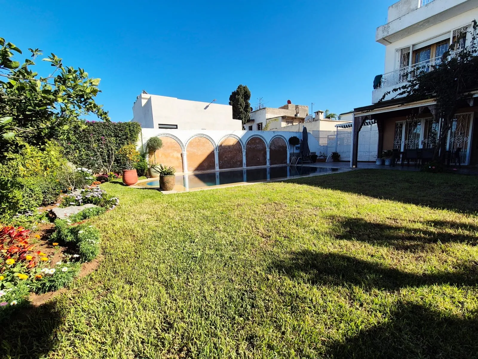 VILLA D’EXCEPTION AVEC PISCINE - الدار البيضاء (3)