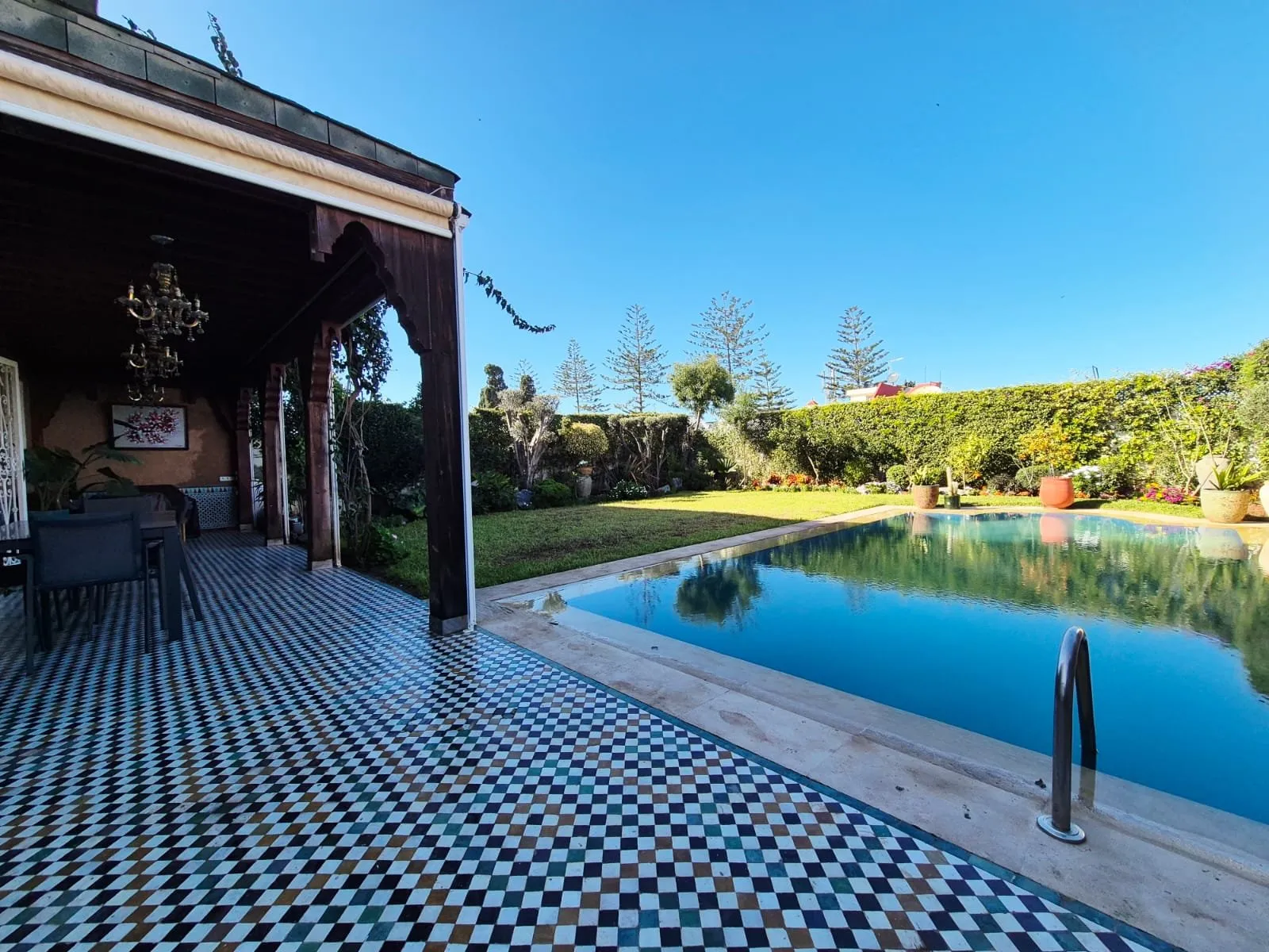 VILLA D’EXCEPTION AVEC PISCINE - الدار البيضاء (2)