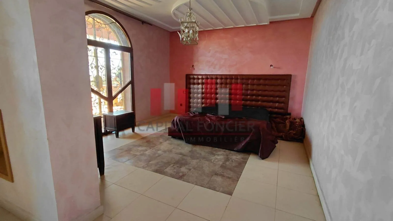 FERME SUR GRAND ESPACE VERT - برشيد (2)