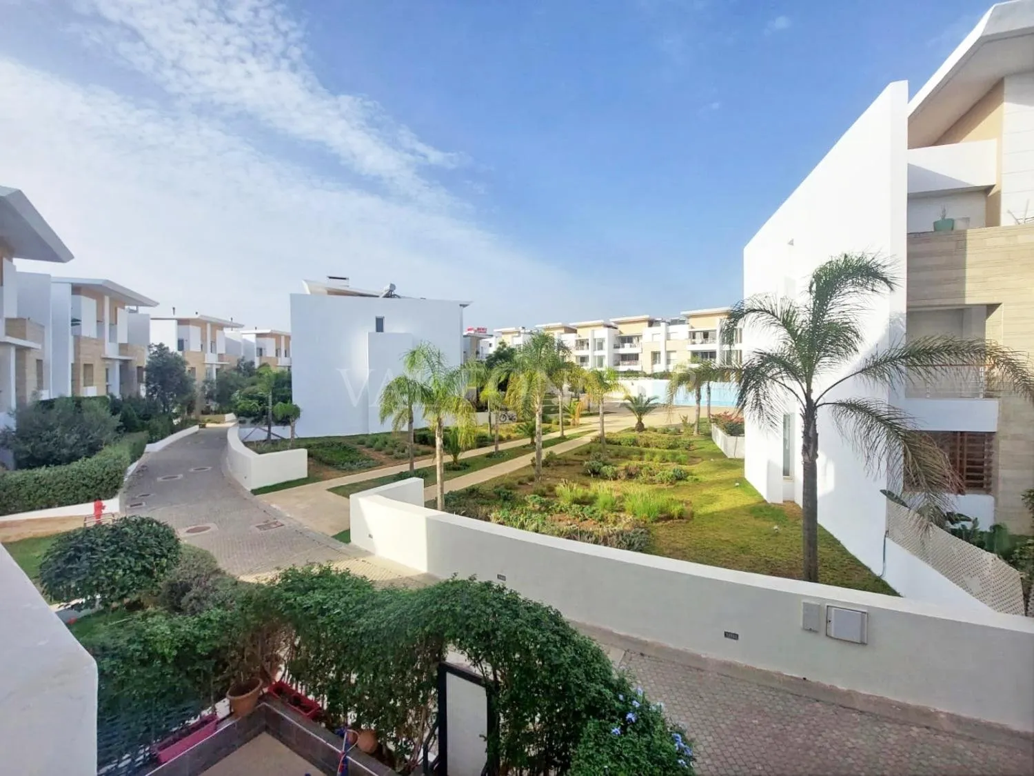 Vente Duplex Rez-de-jardin 259m2 3chambres très bien situé à CGI Bouskoura - الدار البيضاء (2)