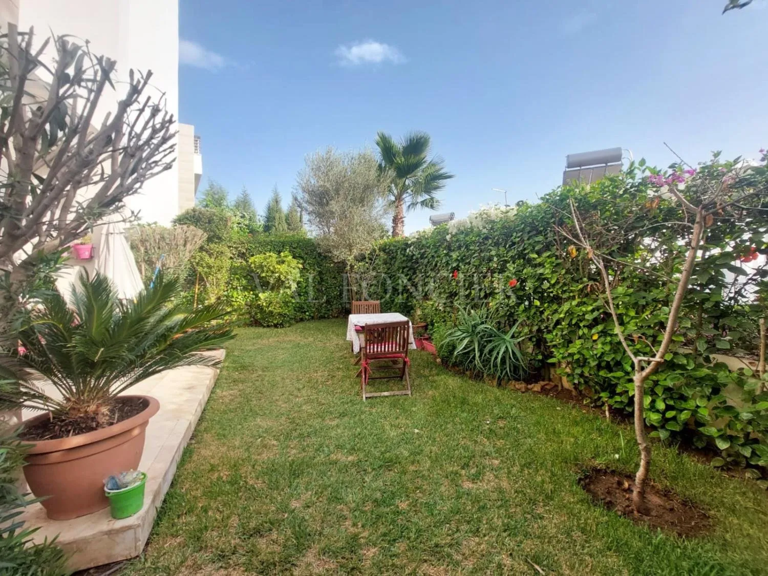 Vente Duplex Rez-de-jardin 259m2 3chambres très bien situé à CGI Bouskoura - الدار البيضاء