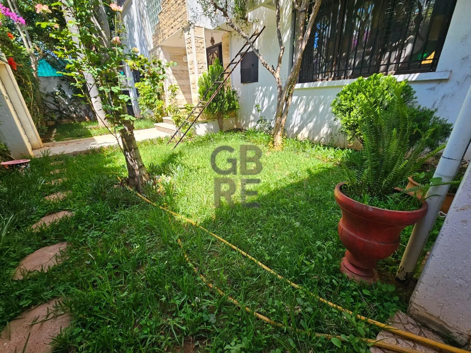 Une Belle Villa Avec Jardin à l'Agdal - الرباط