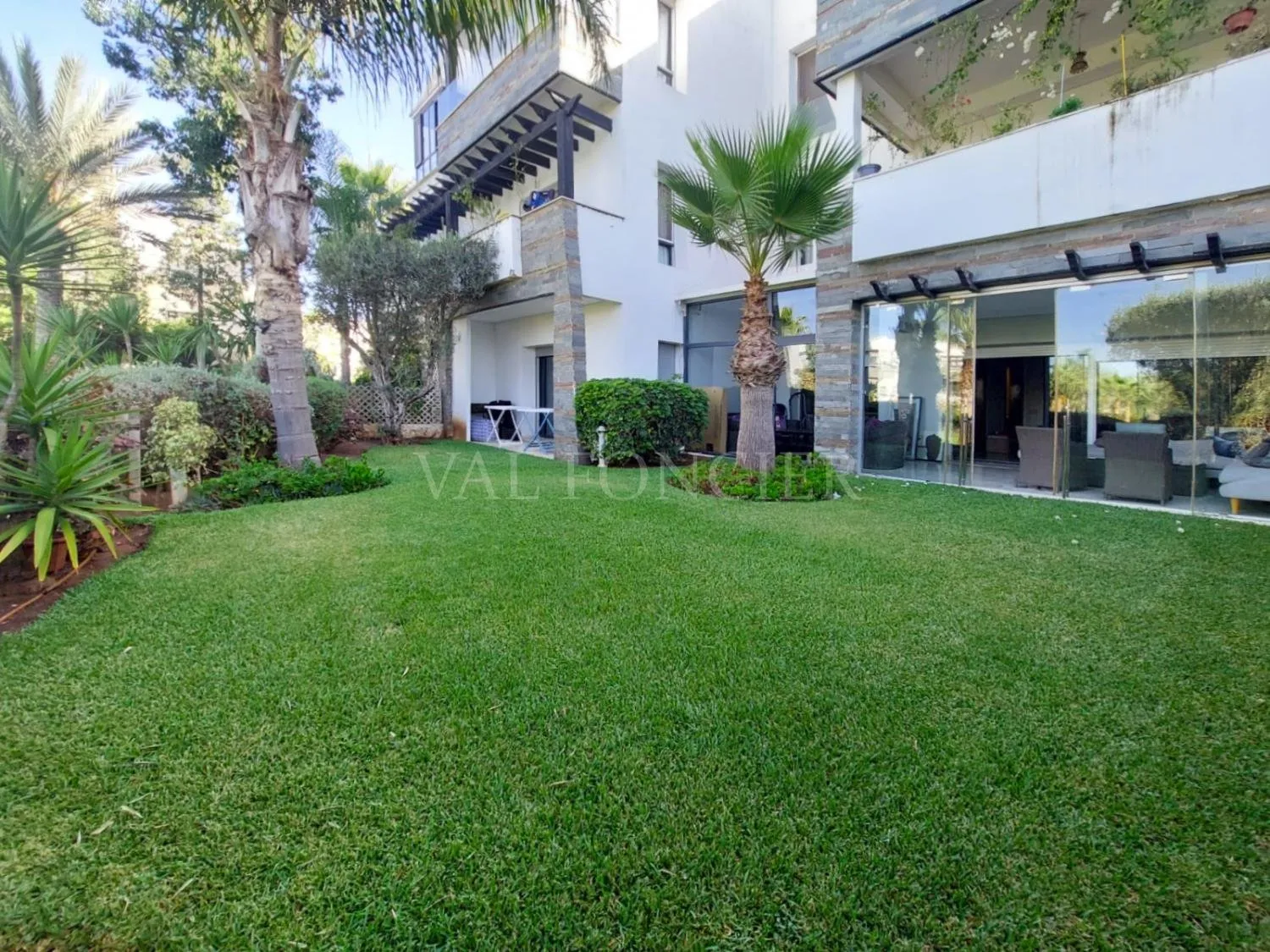 Vente très beau Rez-de-jardin 367m2 3chambres résidence fermée, Bouskoura - الدار البيضاء