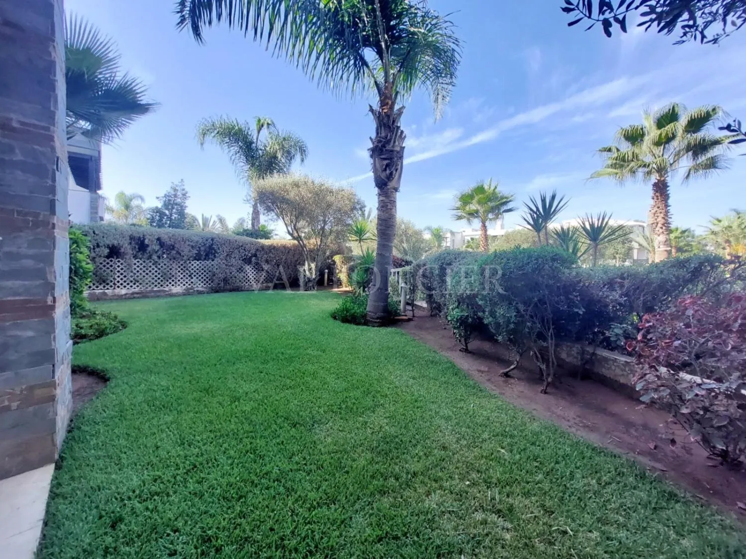 Vente très beau Rez-de-jardin 367m2 3chambres résidence fermée, Bouskoura - الدار البيضاء (2)