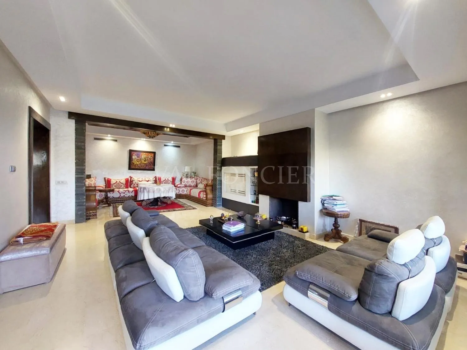Vente très beau Rez-de-jardin 367m2 3chambres résidence fermée, Bouskoura - الدار البيضاء (4)