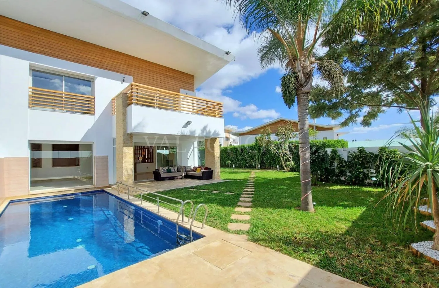 vente très belle villa 616m2 avec piscine, Ville verte Bouskoura - الدار البيضاء (2)