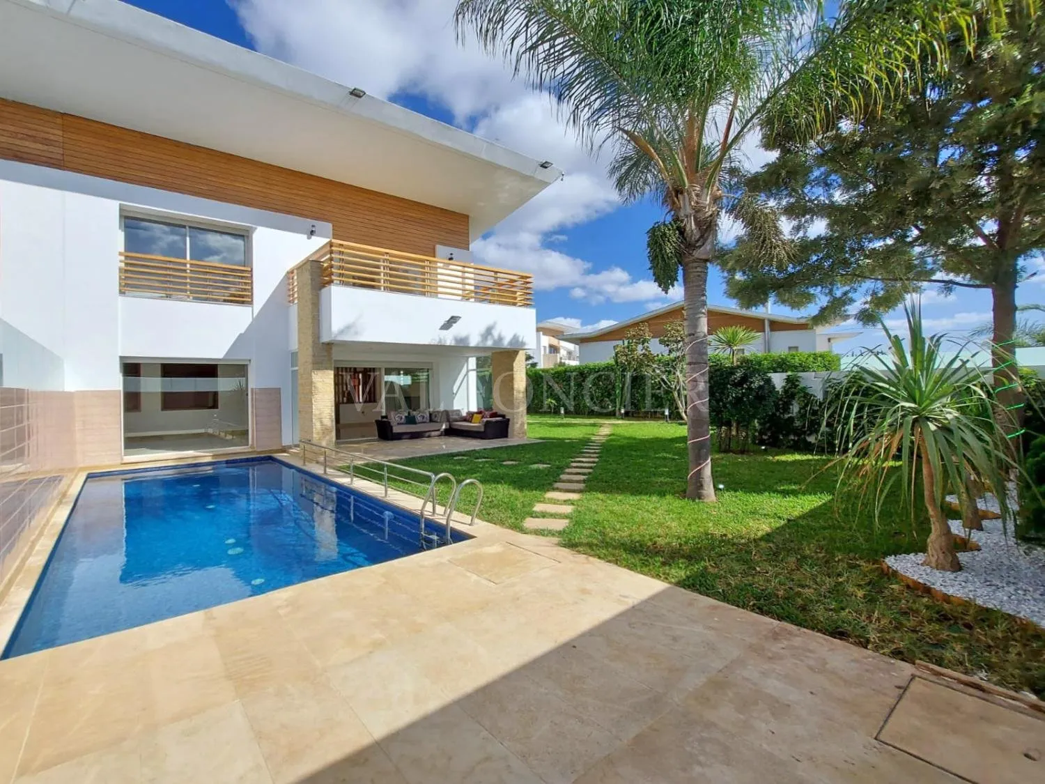 vente très belle villa 616m2 avec piscine, Ville verte Bouskoura - الدار البيضاء (4)