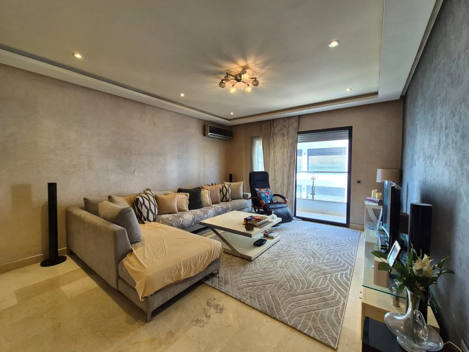 APPARTEMENT LUMINEUX - الدار البيضاء