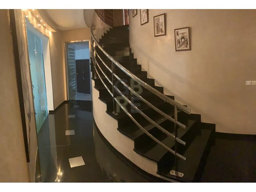 Villa avec piscine de très  haut standing  à vendre à Hay riad - الرباط (4)