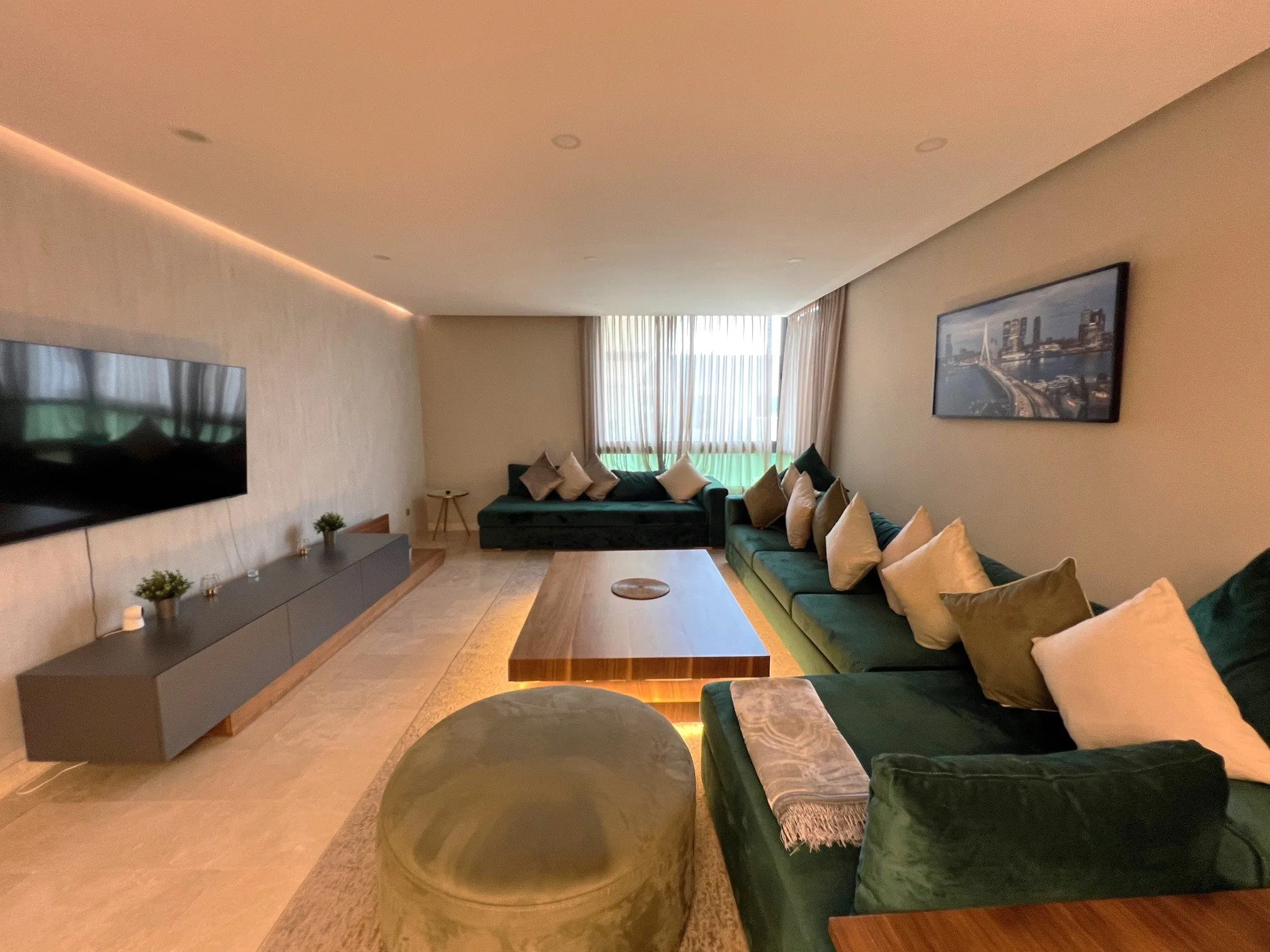 SUPERBE APPARTEMENT MEUBLE  A VENDRE / CALIFORNIE - الدار البيضاء (2)