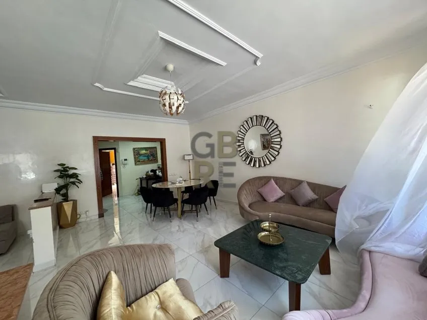 Un Très Bel appartement au Rez de chaussée très ensoleillé Est-Ouest en vente à Hay Riad - الرباط