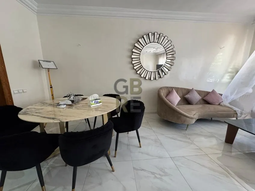 Un Très Bel appartement au Rez de chaussée très ensoleillé Est-Ouest en vente à Hay Riad - الرباط (4)