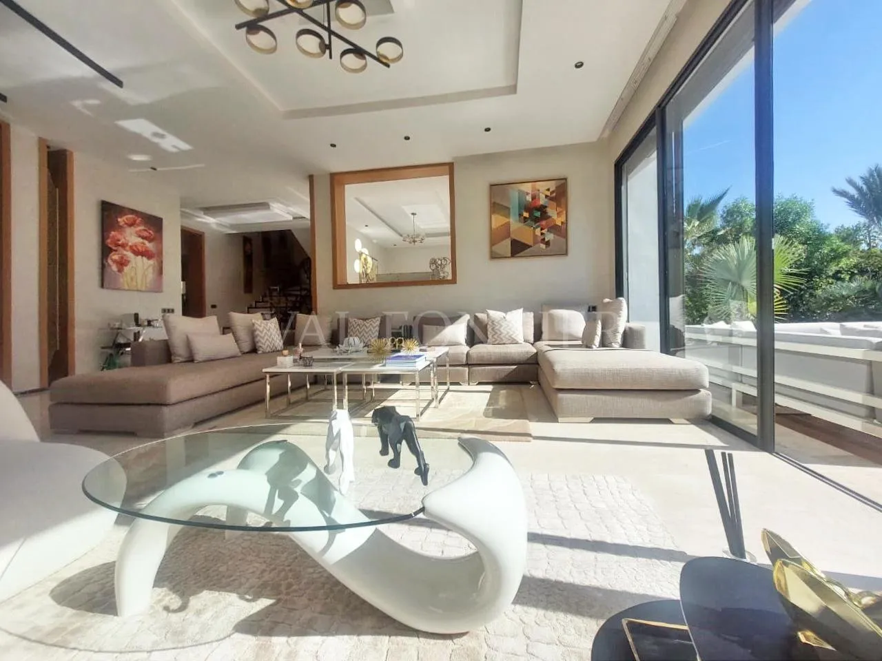 Vente très belle villa 4chambres avec piscine bien placée à Bouskoura - الدار البيضاء (4)