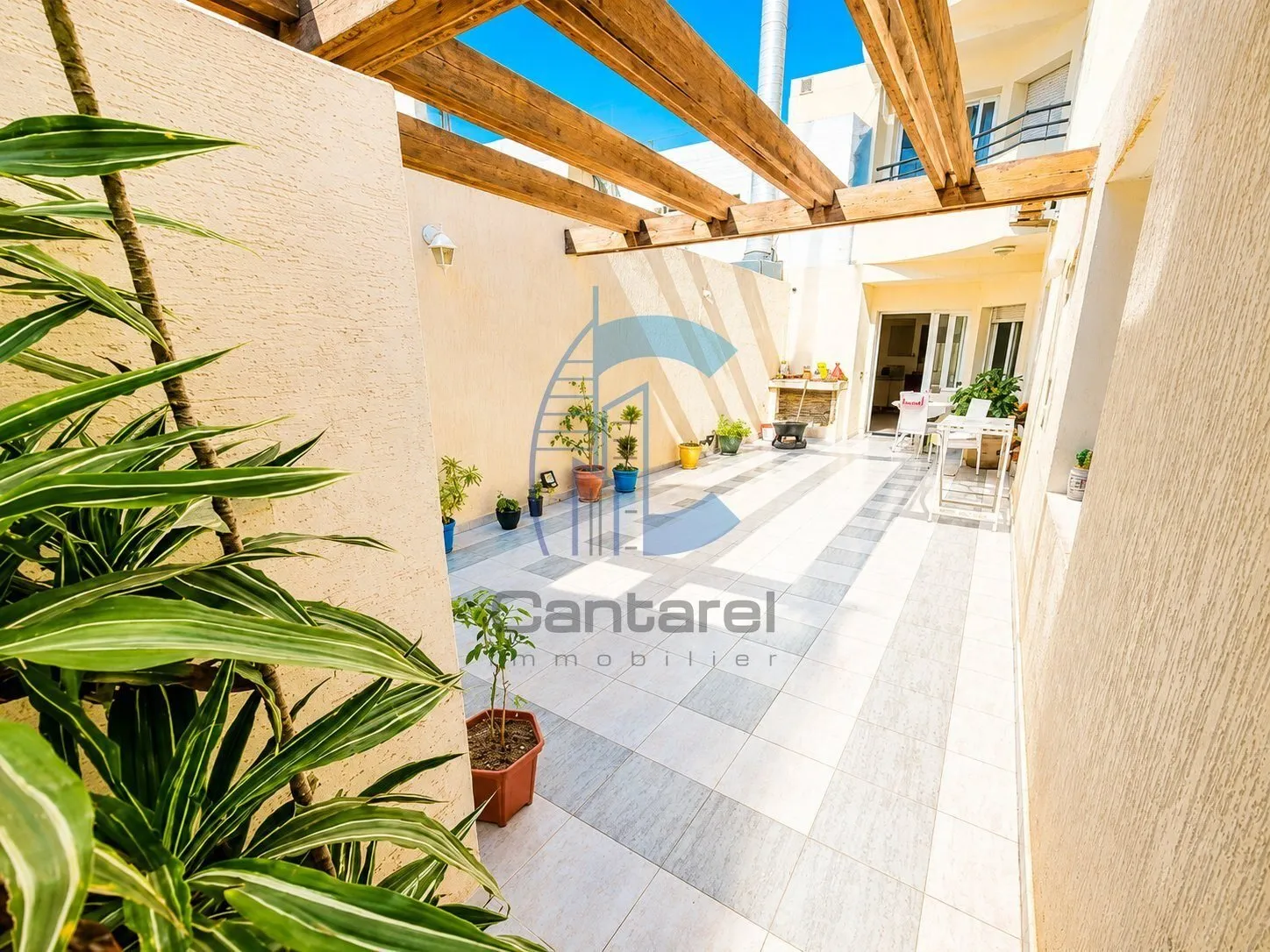 BEL APPT A VENDRE BIEN PLACE A RACINE - الدار البيضاء