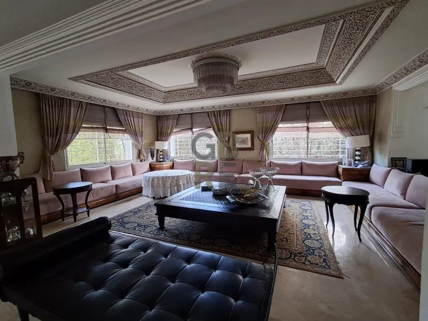 Villa avec piscine en vente à Hay Riad - الرباط