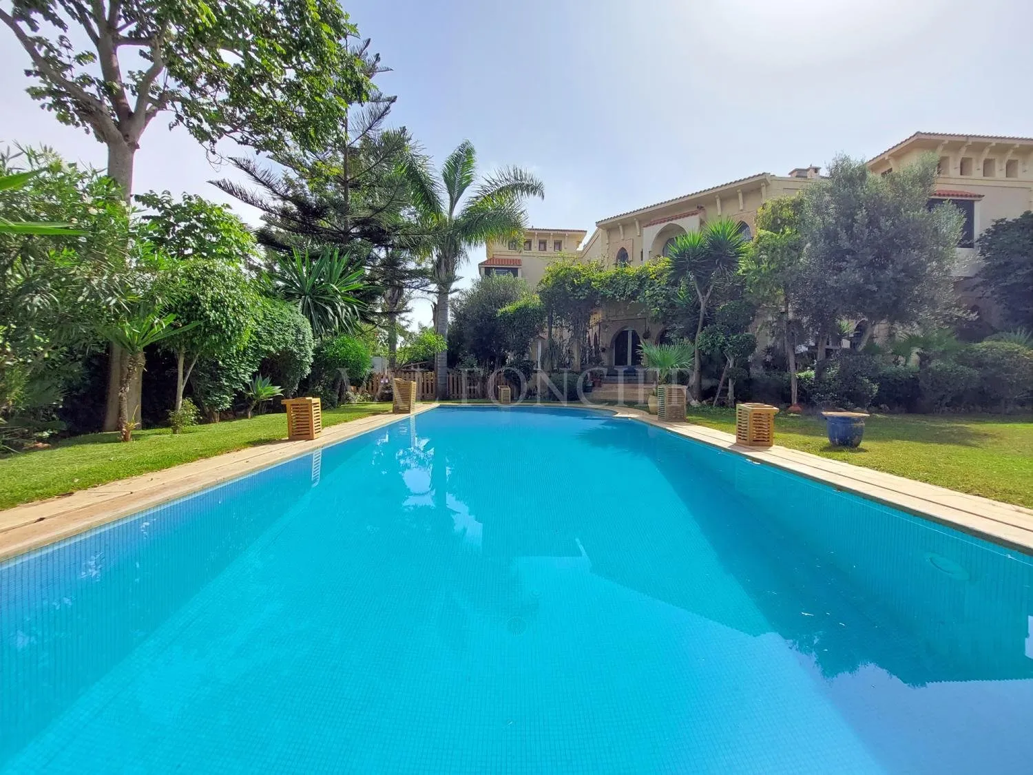 Villa à vendre à Ain Diab Casablanca – 1253m2 avec piscine et vue mer - الدار البيضاء (2)