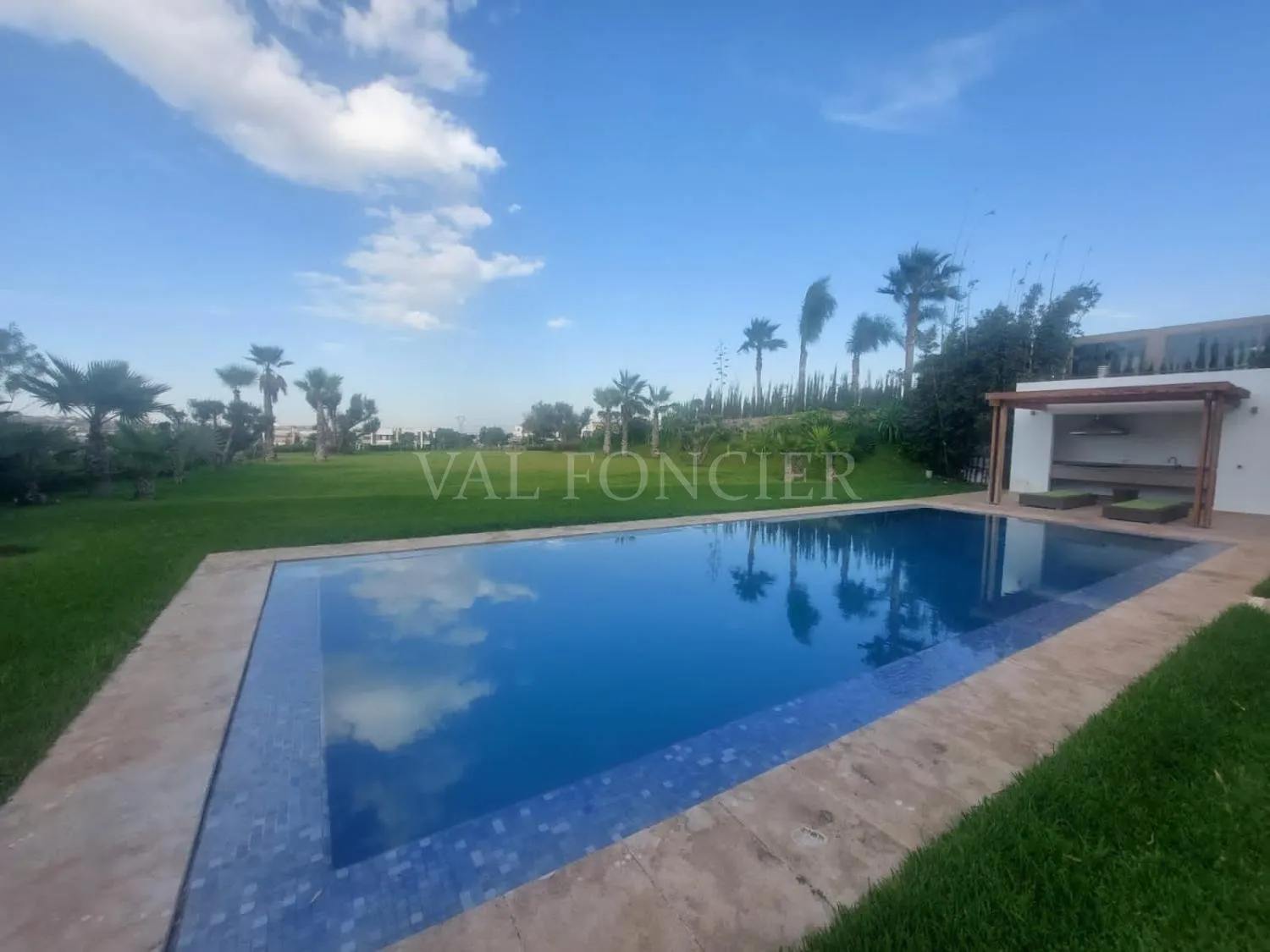 Vente villa front de golf 1090m2 5chambres avec piscine Ville Verte, Bouskoura - الدار البيضاء (2)