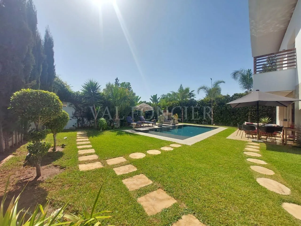 Vente villa 780m2 moderne 4chambres avec piscine, Bouskoura - الدار البيضاء (2)