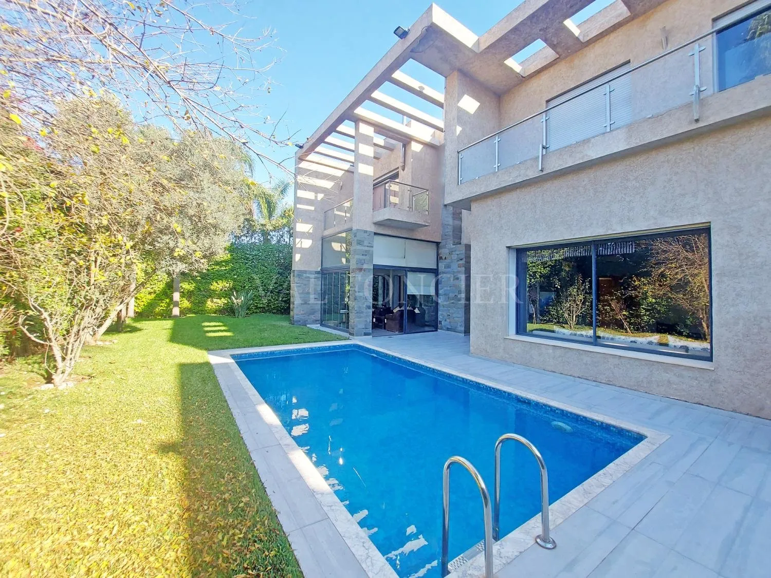 Vente magnifique villa 570m2 4chambres avec piscine à Bouskoura - الدار البيضاء