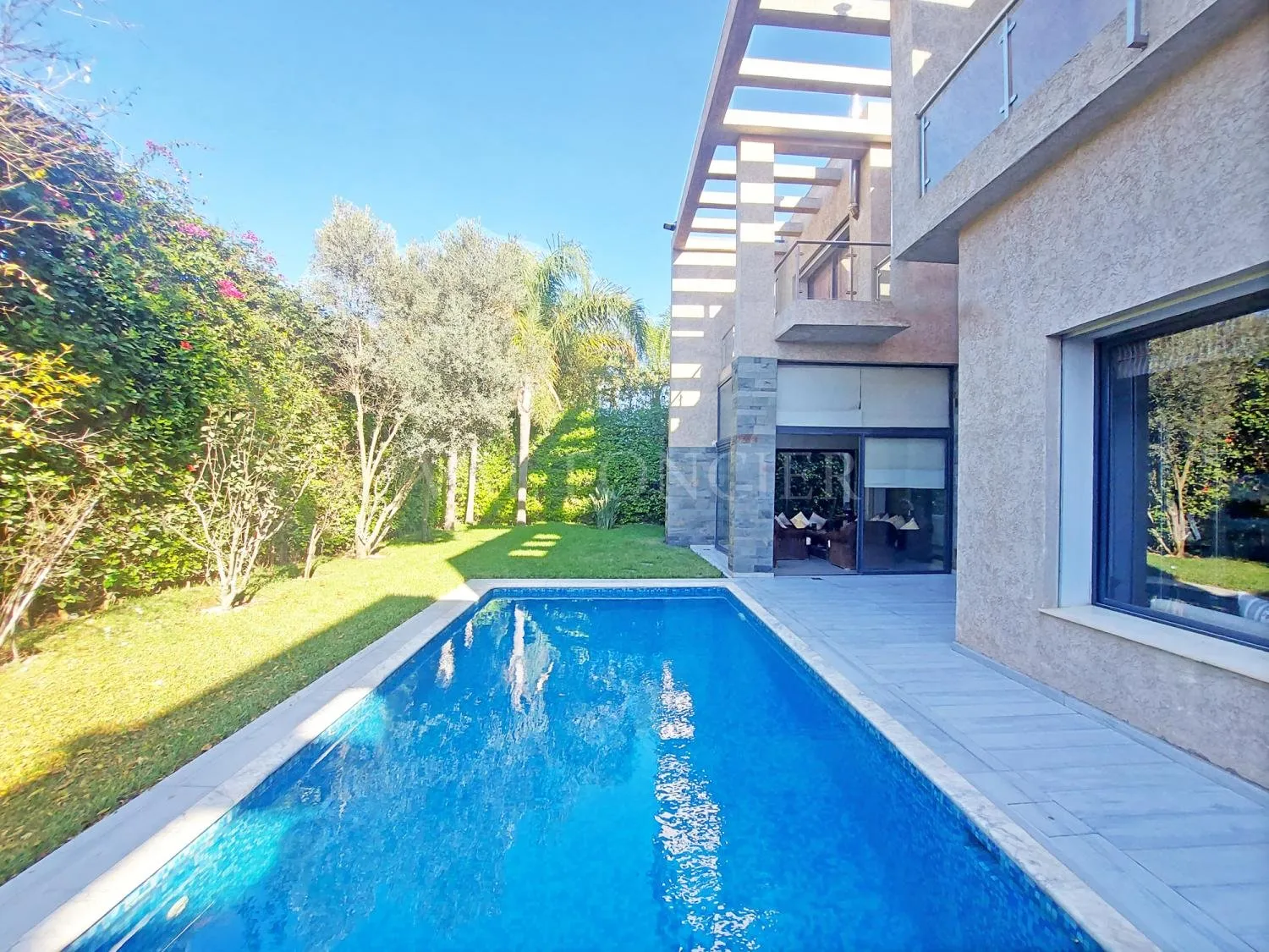 Vente magnifique villa 570m2 4chambres avec piscine à Bouskoura - الدار البيضاء (2)