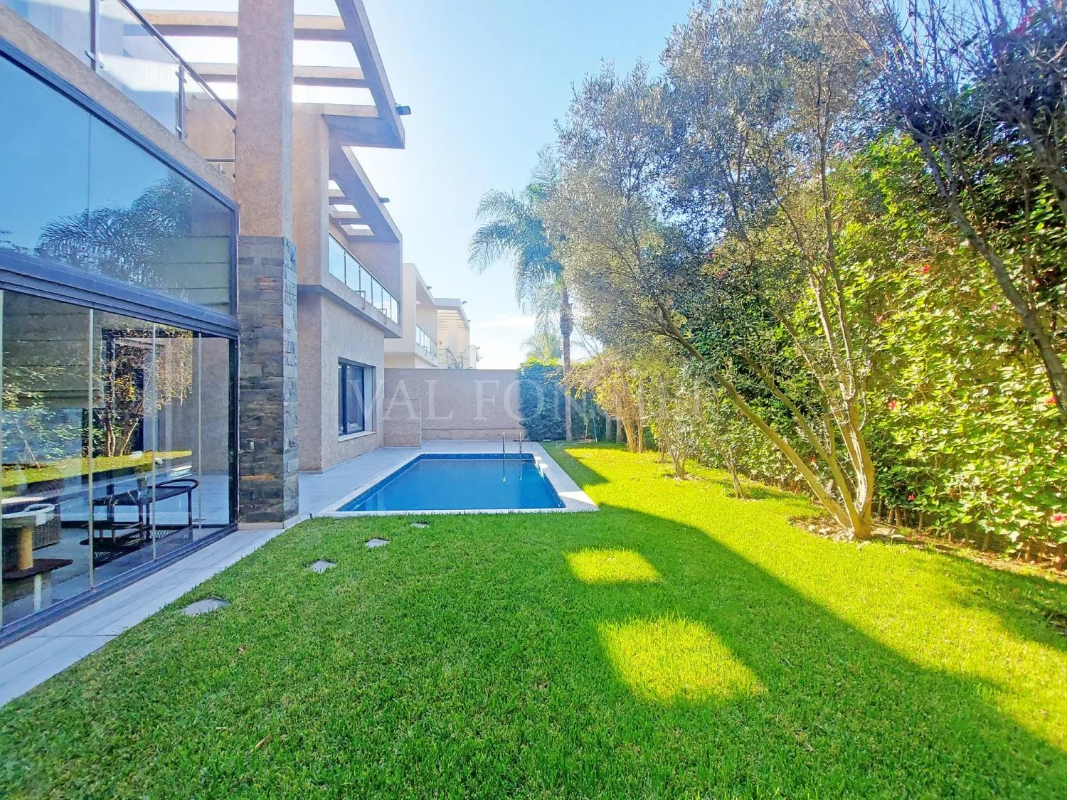 Vente magnifique villa 570m2 4chambres avec piscine à Bouskoura - الدار البيضاء (3)