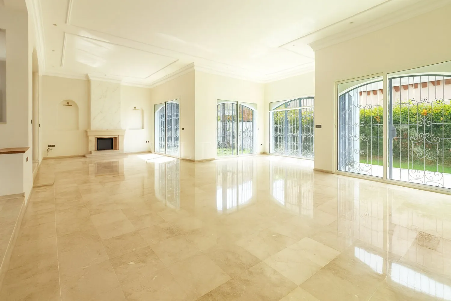 Très belle villa de 650m2 à vendre au quartier Laymoune à Proximité de Casa Finance City - الدار البيضاء (3)