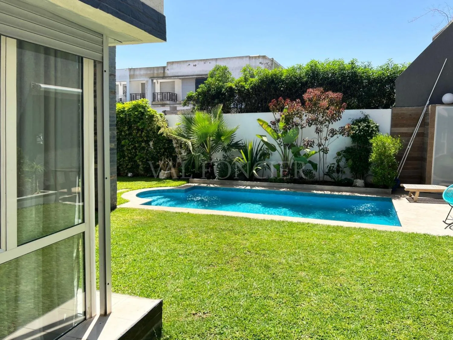 Vente magnifique villa 4chambres avec piscine résidence fermée, Bouskoura - الدار البيضاء