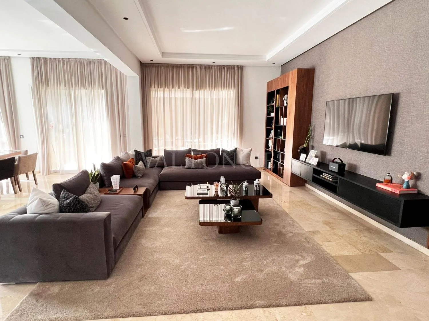Vente magnifique villa 4chambres avec piscine résidence fermée, Bouskoura - الدار البيضاء (3)