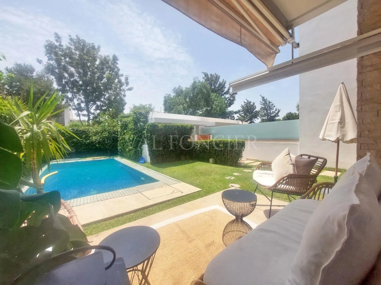 Vente magnifique villa 3chambres avec piscine, CGI Ville verte Bouskoura - الدار البيضاء