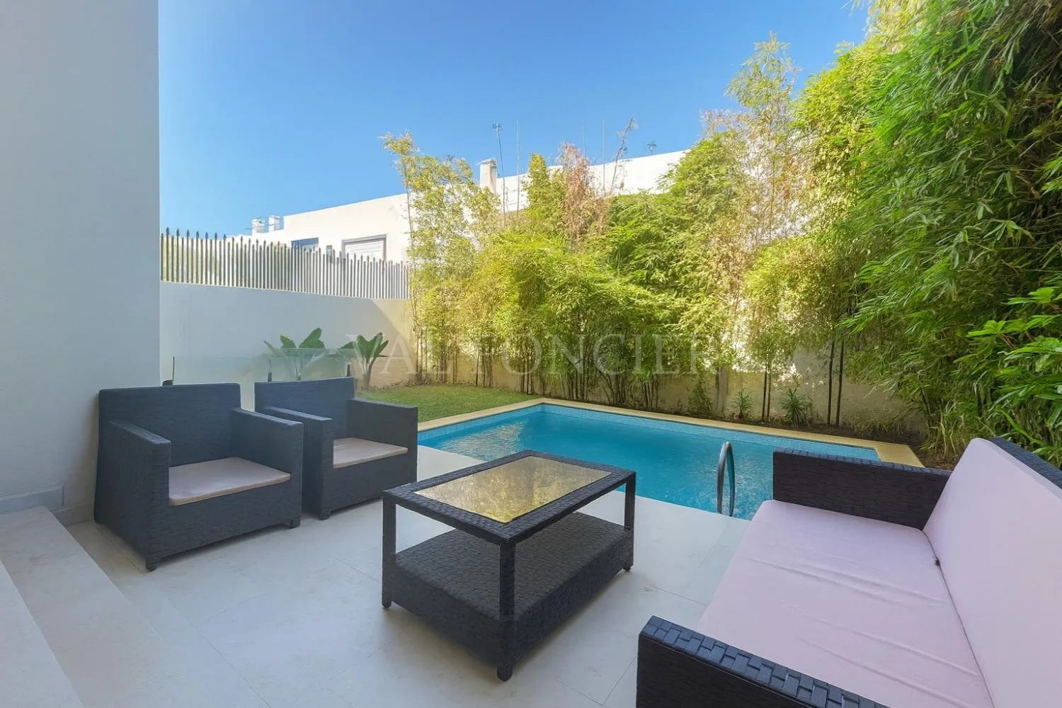 Vente charmante villa moderne 4chambres avec piscine à Dar Bouazza - الدار البيضاء (2)