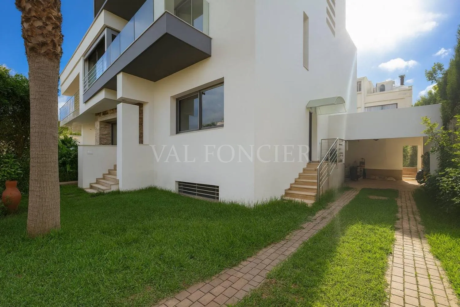 Vente villa 4chambres avec piscine Résidence fermée, Dar Bouazza - الدار البيضاء (3)