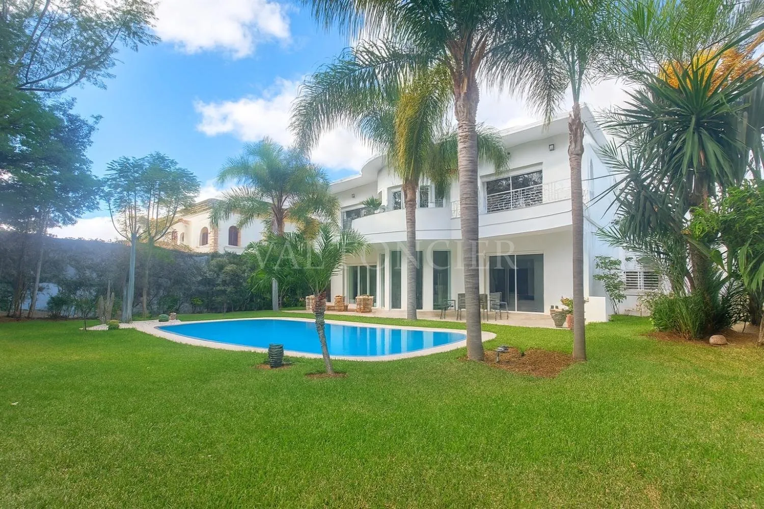 Vente villa contemporaine 1012m2 4chambres avec piscine à Californie, Casablanca - الدار البيضاء