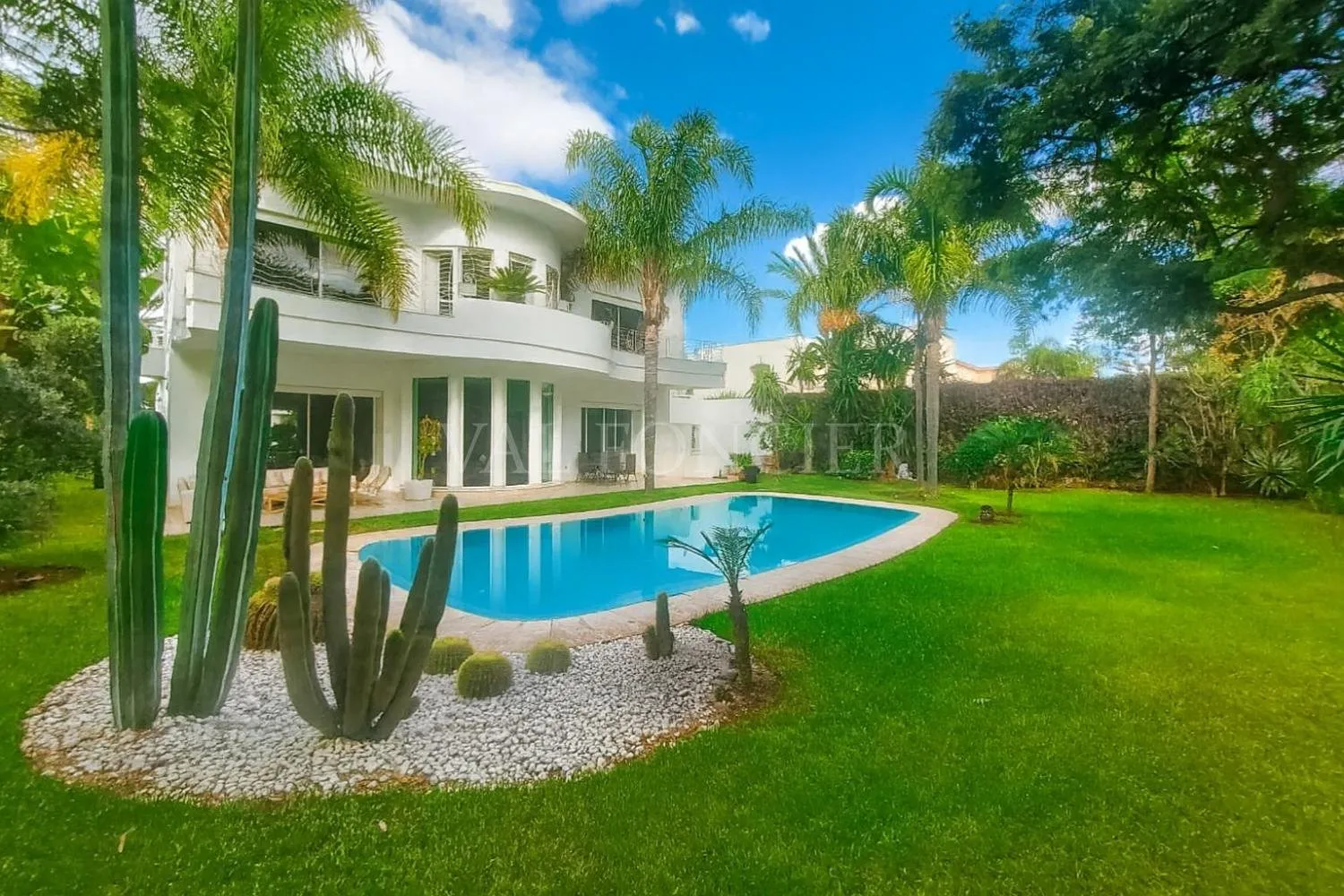 Vente villa contemporaine 1012m2 4chambres avec piscine à Californie, Casablanca - الدار البيضاء (2)