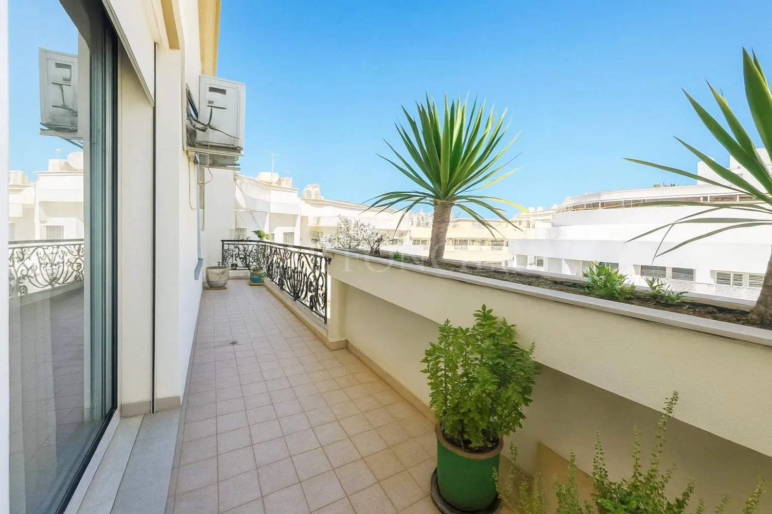 Très bel appartement 3chambres avec grande terrasse à Racine, Casablanca - الدار البيضاء