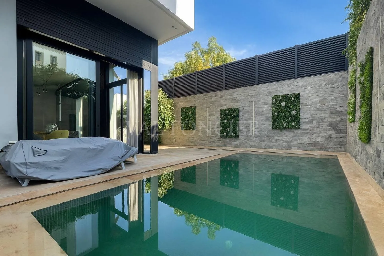 Vente magnifique villa moderne 4 suites, piscine et rooftop avec vue mer à Dar Bouazza - الدار البيضاء (2)