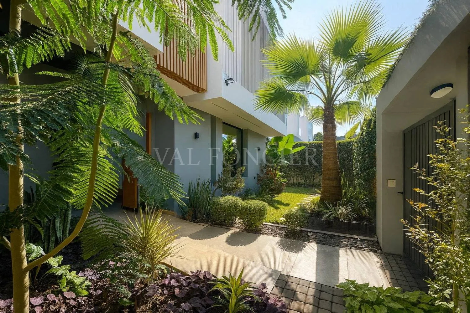 Vente magnifique villa moderne 4 suites, piscine et rooftop avec vue mer à Dar Bouazza - الدار البيضاء (3)