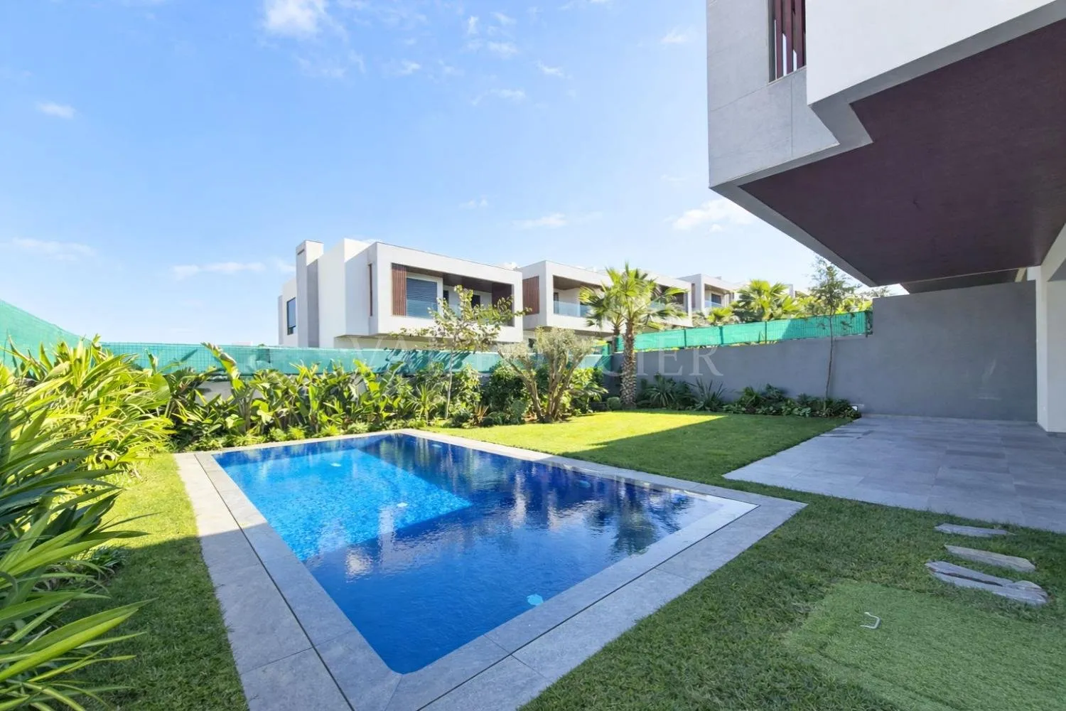 Vente Villa contemporaine neuve avec piscine – Ain Diab Extension - الدار البيضاء