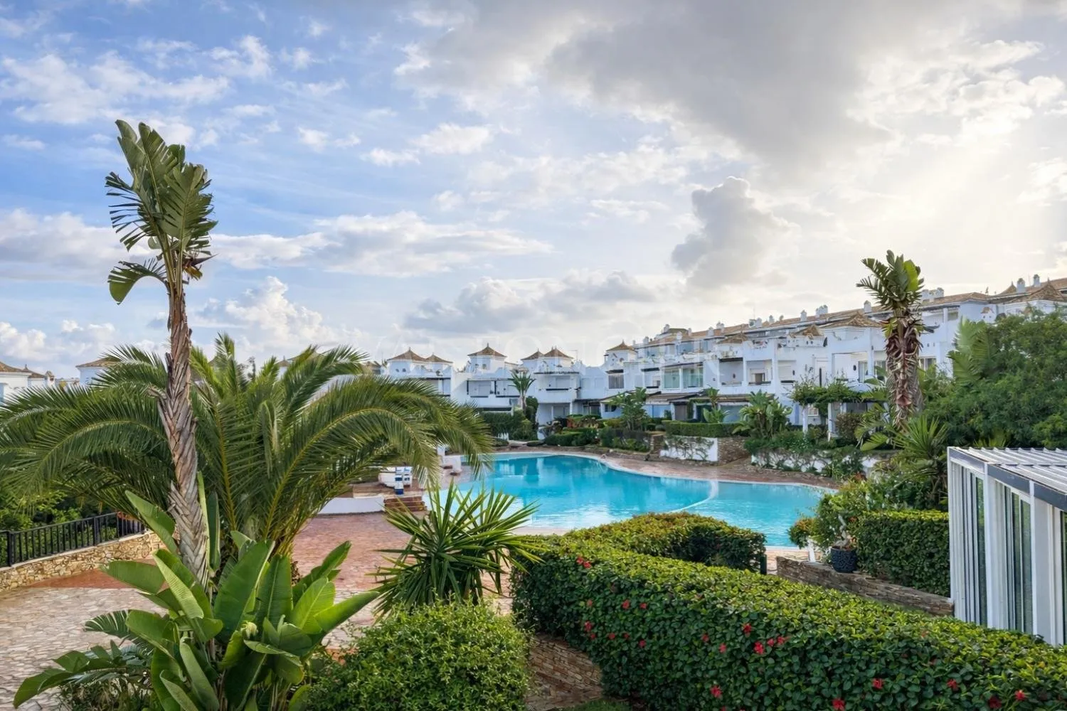 À VENDRE – Superbe villa en résidence privée très prisée à Dar Bouazza - الدار البيضاء