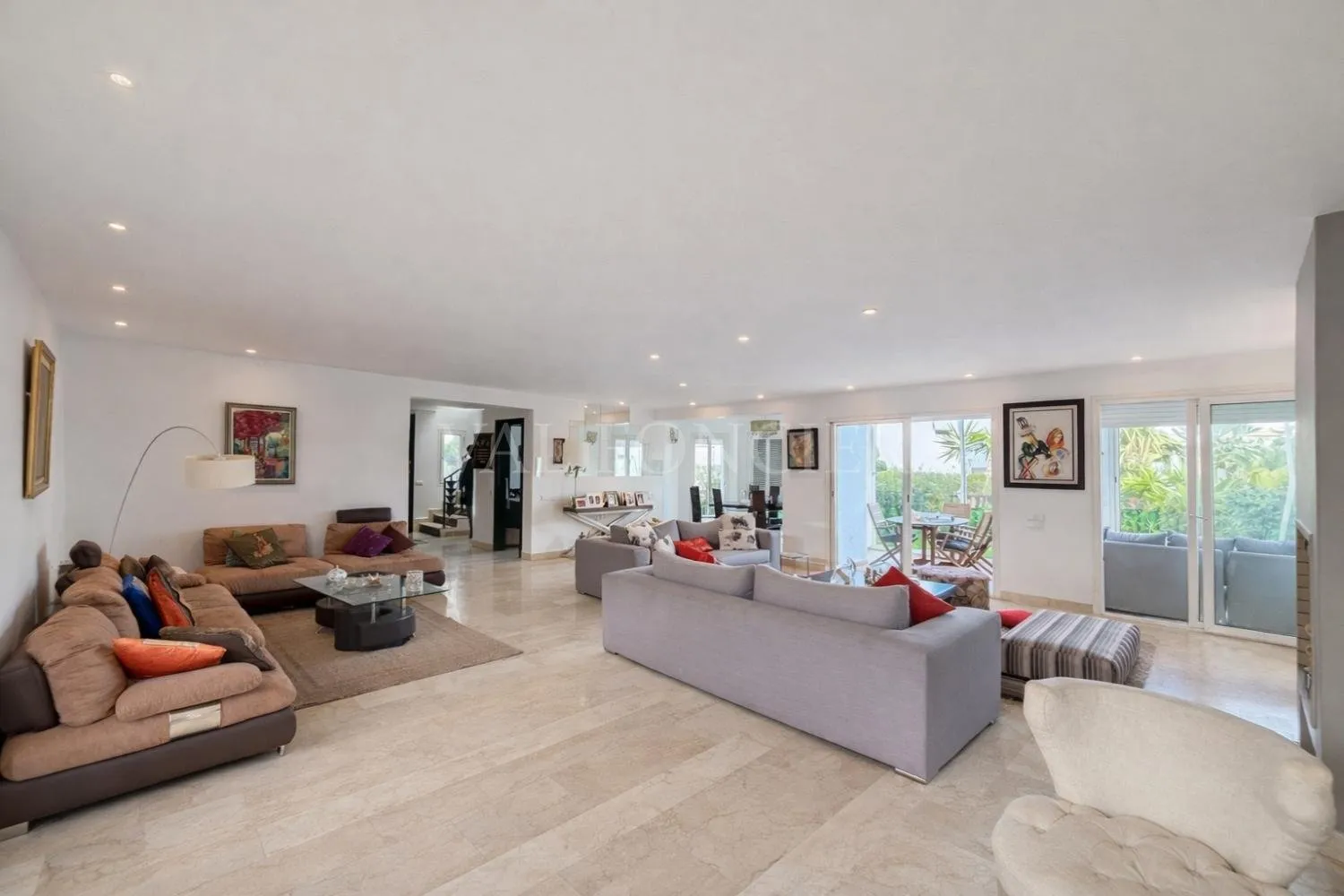 À VENDRE – Superbe villa en résidence privée très prisée à Dar Bouazza - الدار البيضاء (4)